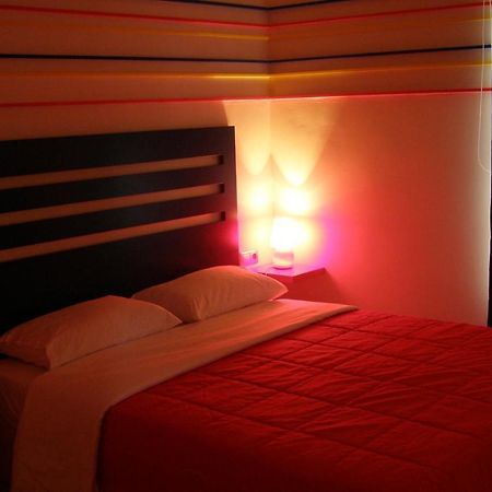 Room In A Neoclassical House - Ladybug Kastoria Bagian luar foto