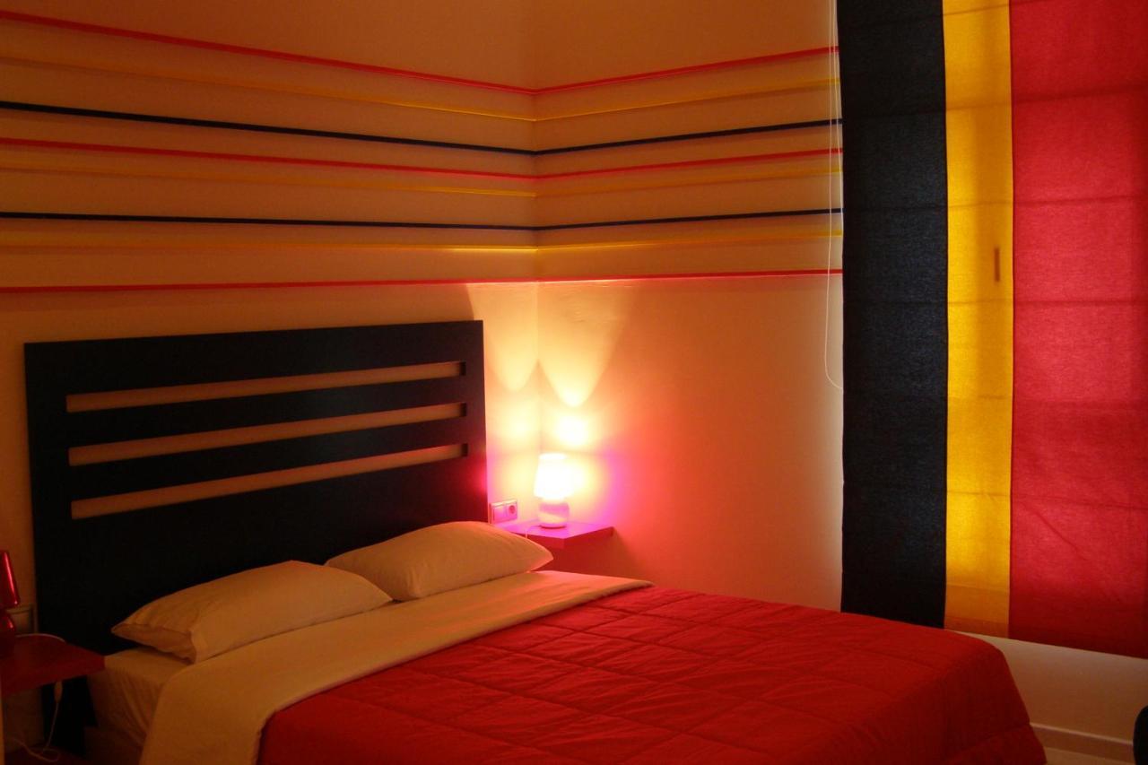Room In A Neoclassical House - Ladybug Kastoria Bagian luar foto